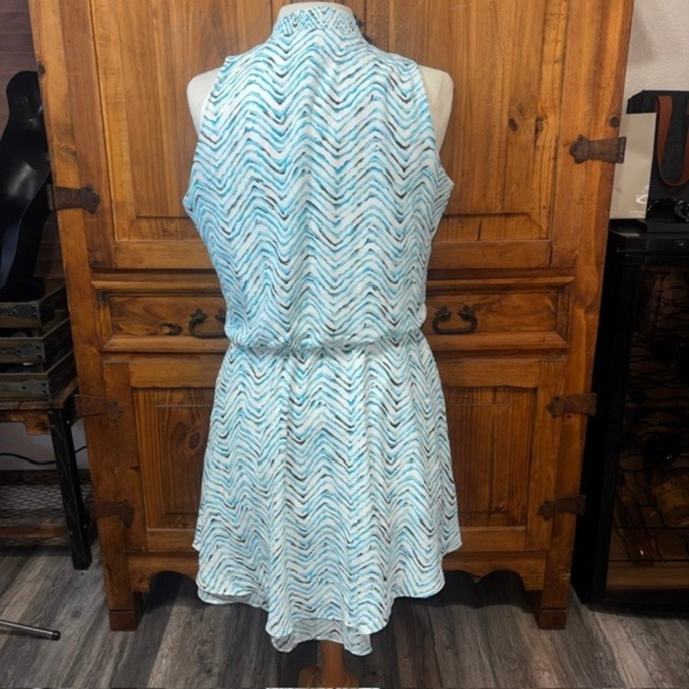 White House Black Market Blue Chevron Smocked Halter Keyhole Mini Dress Small - Picture 5 of 7